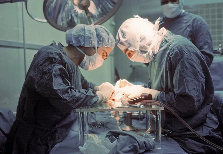 Extracorporeal kidney surgery